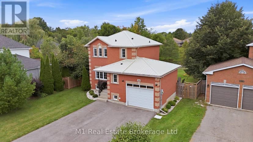 308 Daniel Crescent — photo 2 of 40