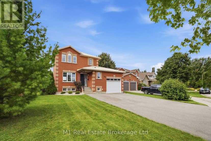 308 Daniel Crescent — photo 3 of 40