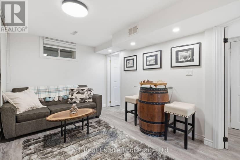308 Daniel Crescent — photo 31 of 40