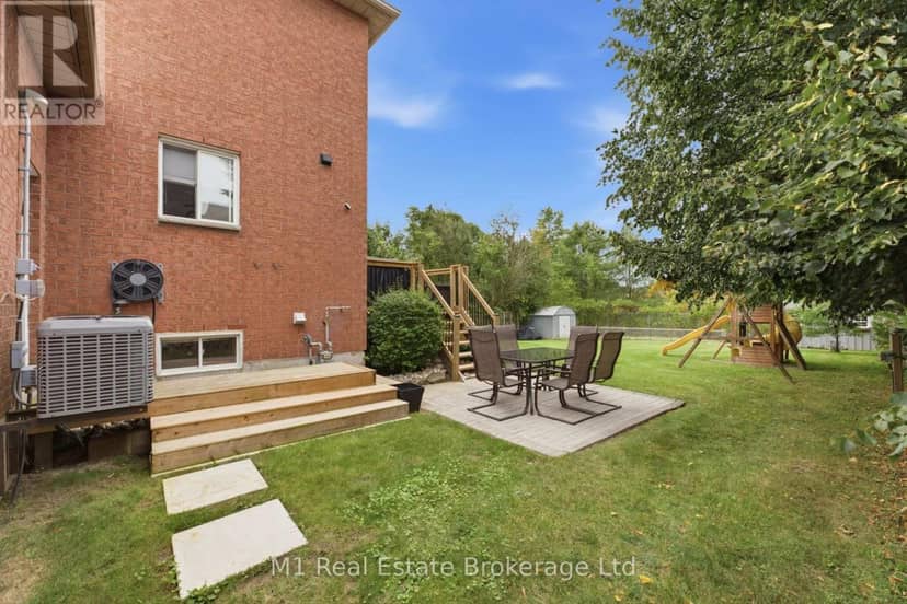 308 Daniel Crescent — photo 38 of 40