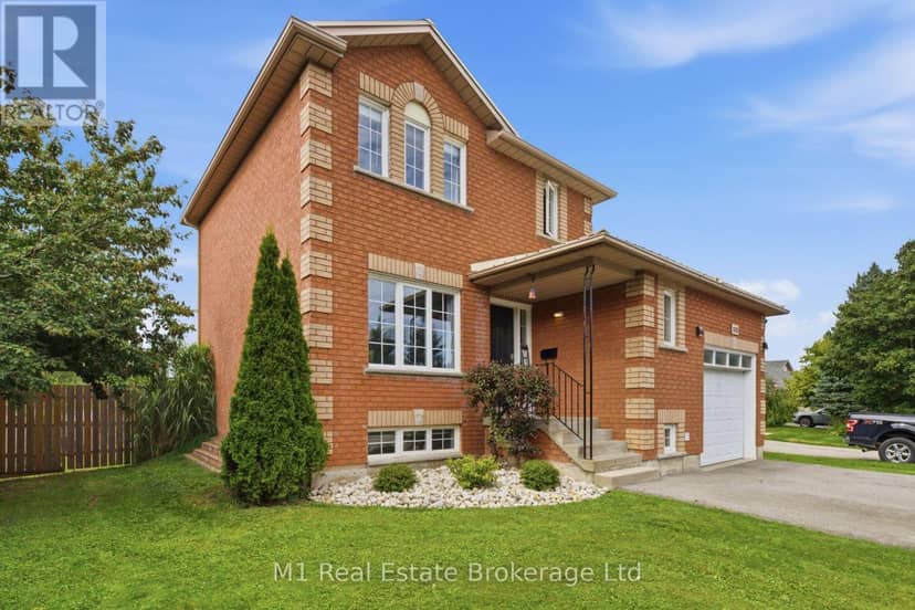 308 Daniel Crescent — photo 4 of 40