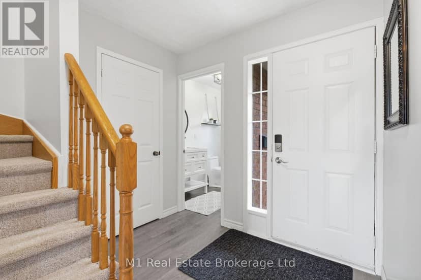 308 Daniel Crescent — photo 7 of 40