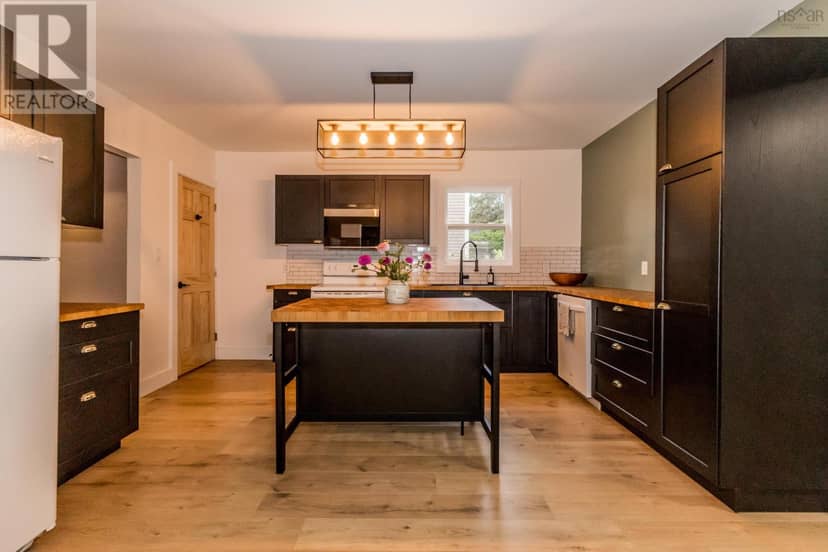 29 Klondyke Street — photo 14 of 33