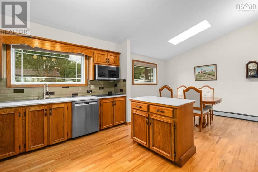 127 Evans Avenue — photo 8 of 39