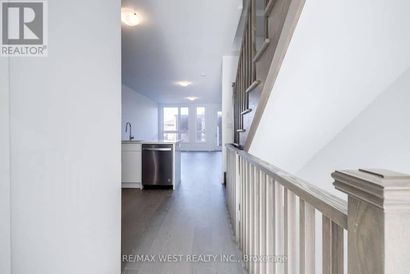 122 Green Gardens Boulevard — photo 7 of 33