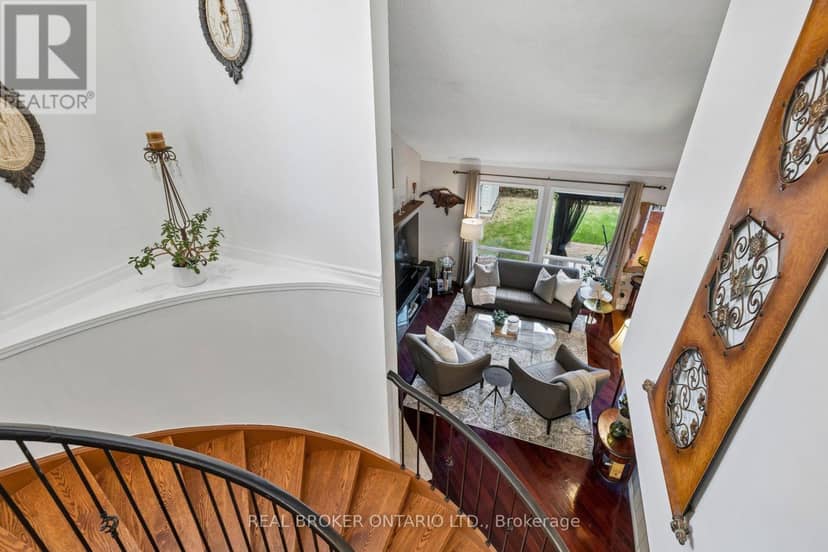 22 Ravenscroft Road — photo 20 of 40