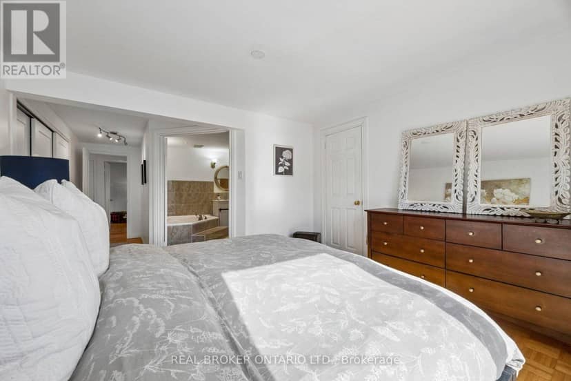 22 Ravenscroft Road — photo 23 of 40