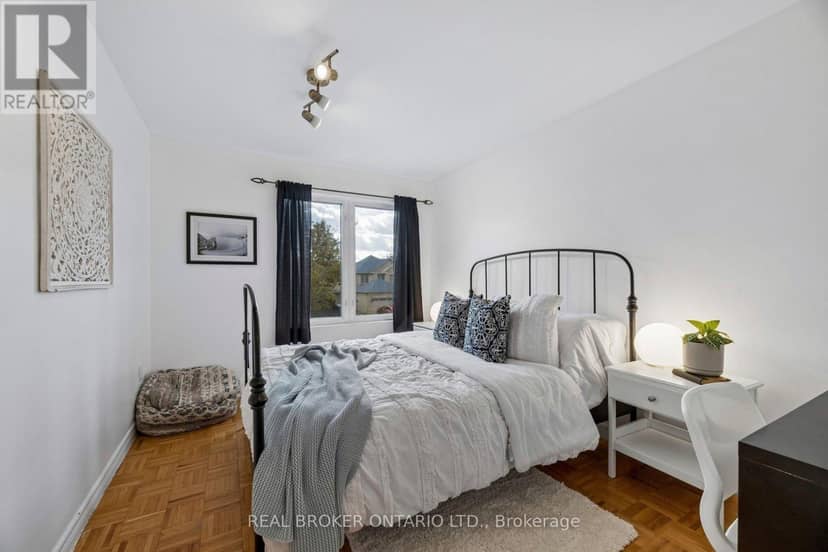 22 Ravenscroft Road — photo 29 of 40