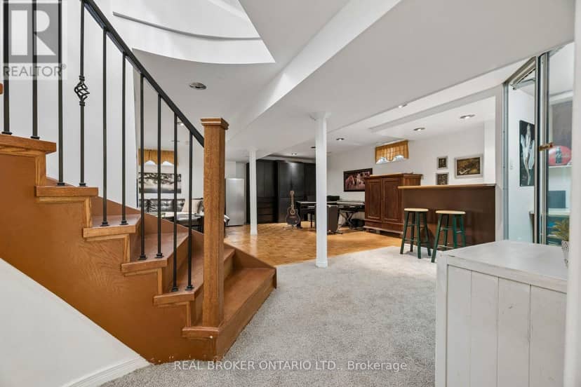 22 Ravenscroft Road — photo 34 of 40