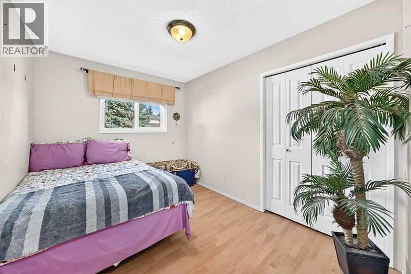 69 Gregson Crescent — photo 18 of 40