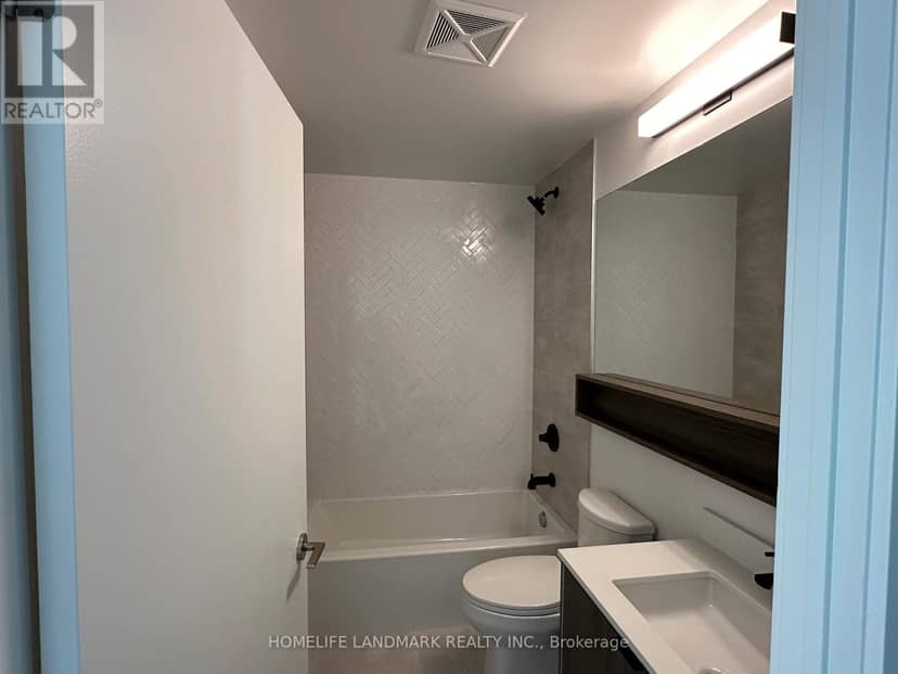 209 - 8888 Yonge Street — photo 17 of 27
