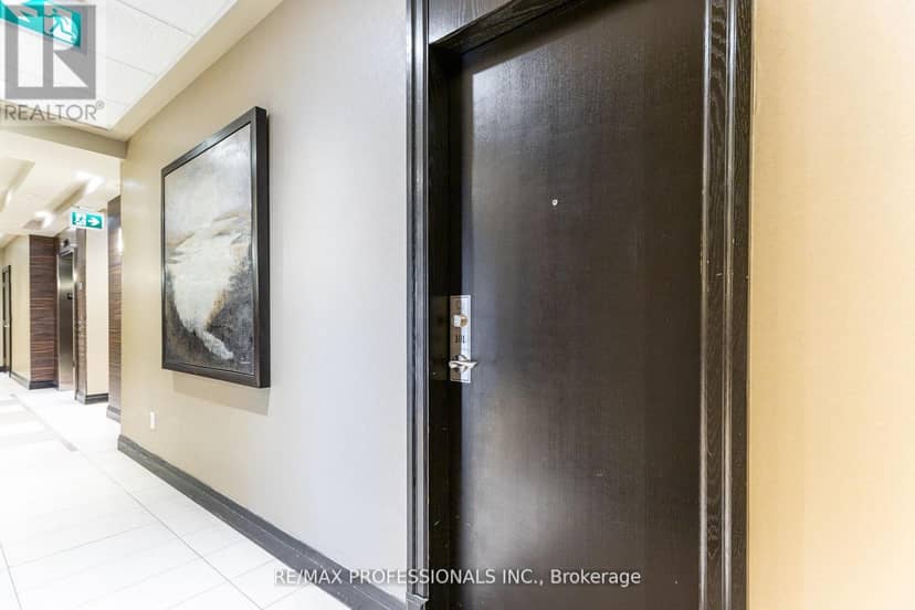 101 - 1 Michael Power Place — photo 6 of 36