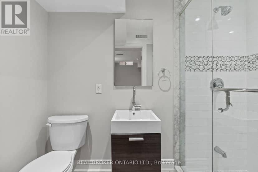 2349 Falkland Crescent — photo 37 of 40