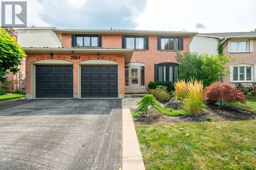 2064 Trillium Court, Burlington, photo 3