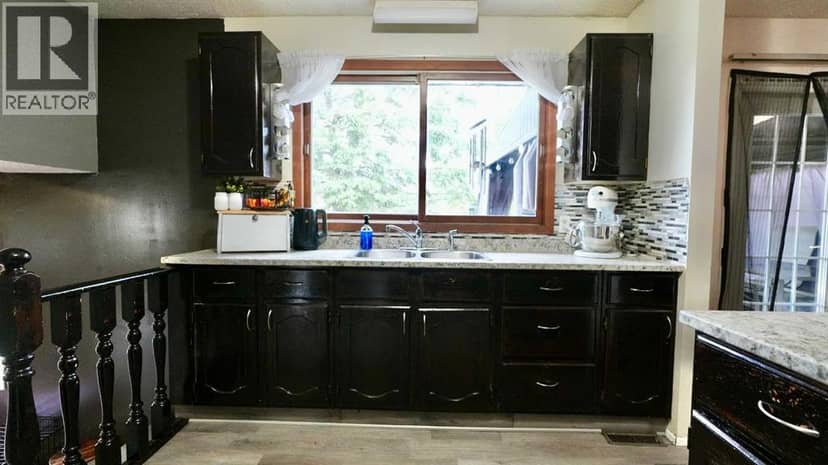 9610 74 Avenue, Peace River, photo 4