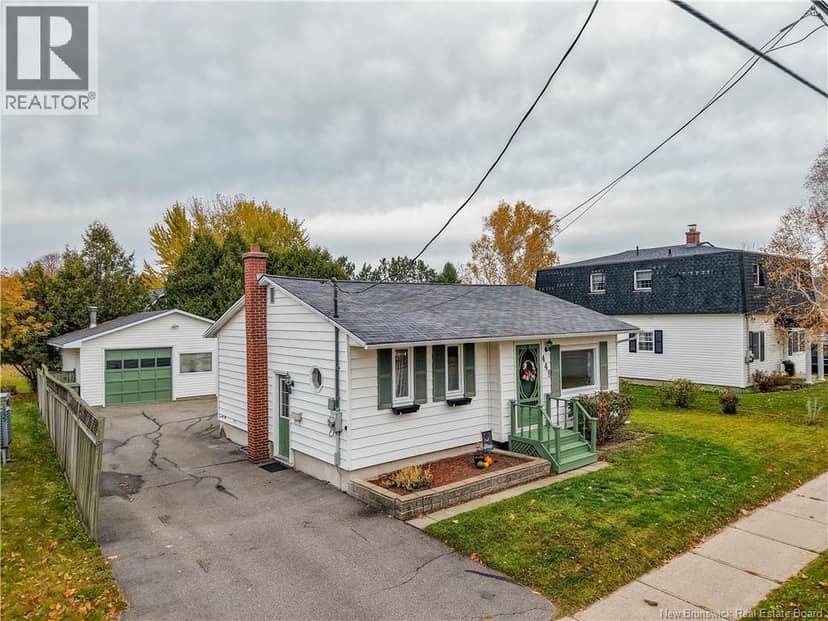 449 Canada Street — photo 1 of 40
