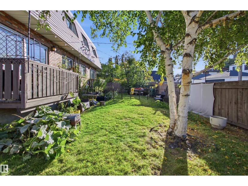 8945 78 AV NW — photo 12 of 40
