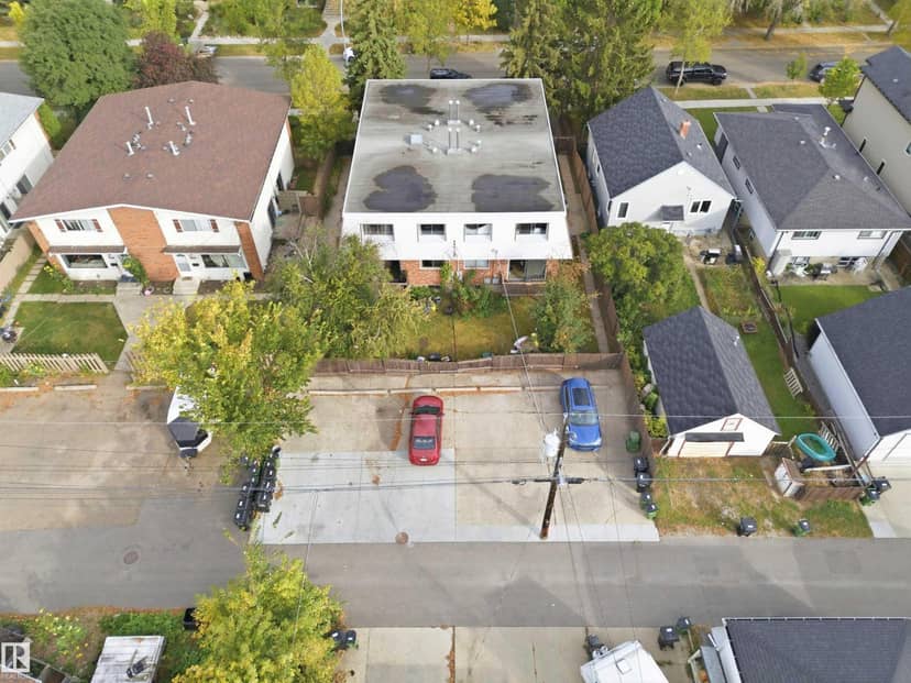 8945 78 AV NW — photo 14 of 40