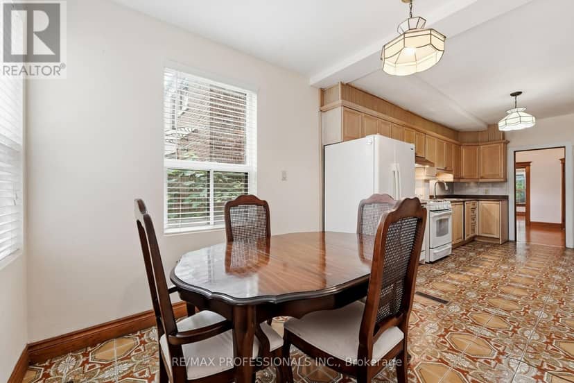 227 Montrose Avenue — photo 20 of 40