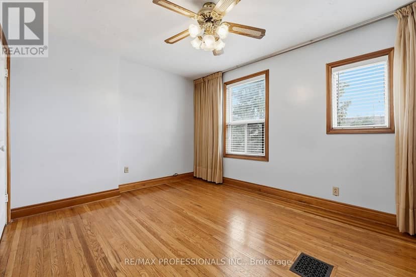 227 Montrose Avenue — photo 23 of 40
