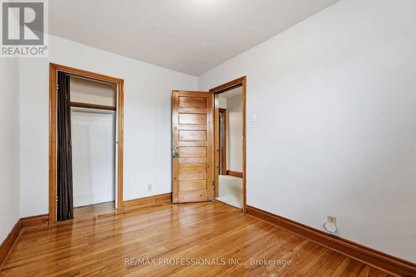227 Montrose Avenue — photo 29 of 40