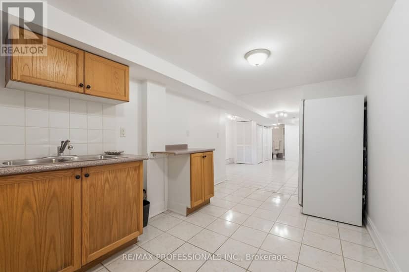 227 Montrose Avenue — photo 40 of 40