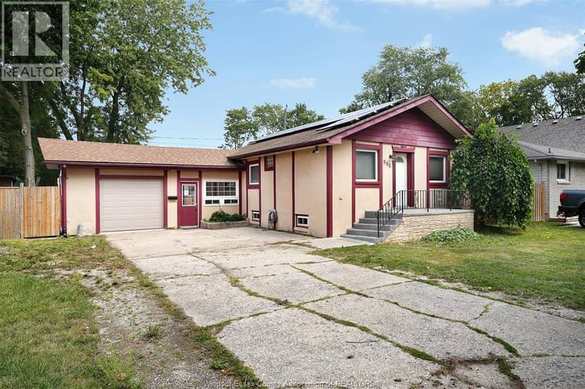 986 Eastlawn AVENUE — photo 1 of 19