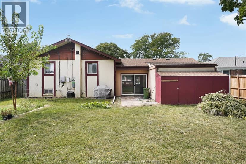 986 Eastlawn AVENUE — photo 3 of 19