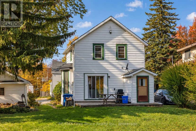 213 Victoria Street — photo 10 of 33