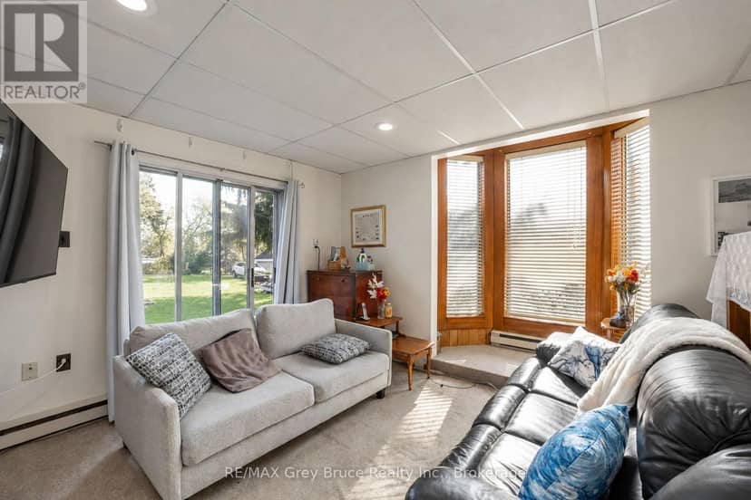 213 Victoria Street — photo 25 of 33