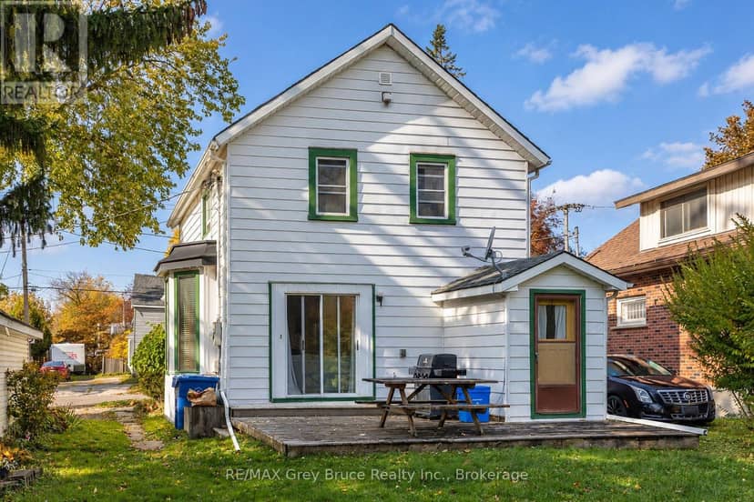213 Victoria Street — photo 9 of 33