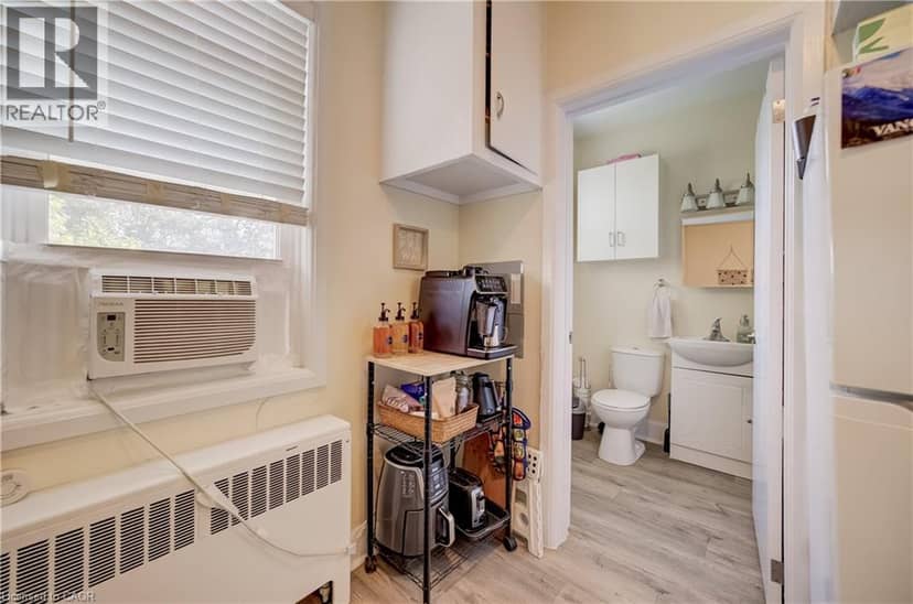 172 ARTHUR Street S — photo 15 of 35