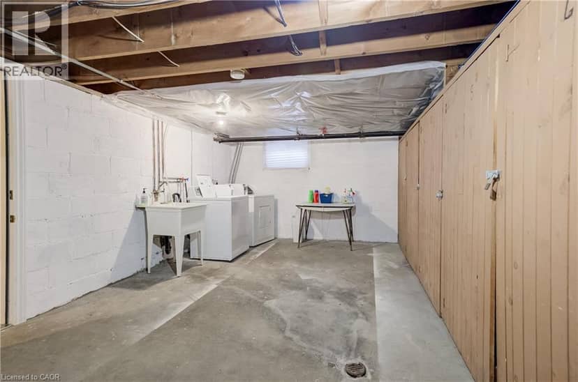 172 ARTHUR Street S — photo 8 of 35