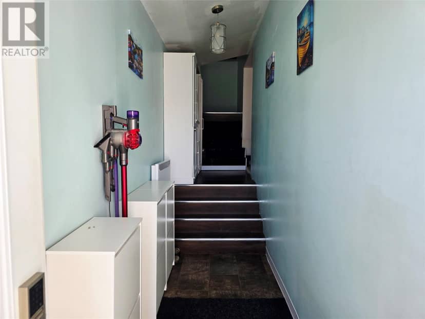 8 Cashin Avenue, Wabush, photo 2