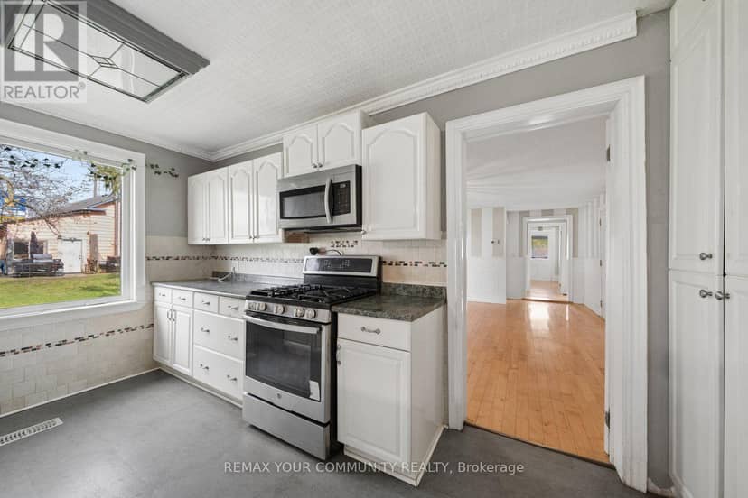 5440 Yonge Street — photo 15 of 40