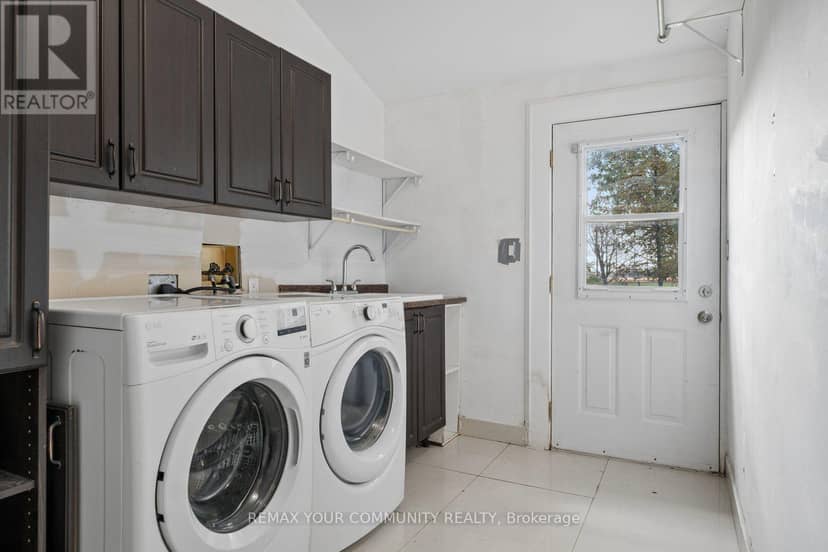 5440 Yonge Street — photo 27 of 40