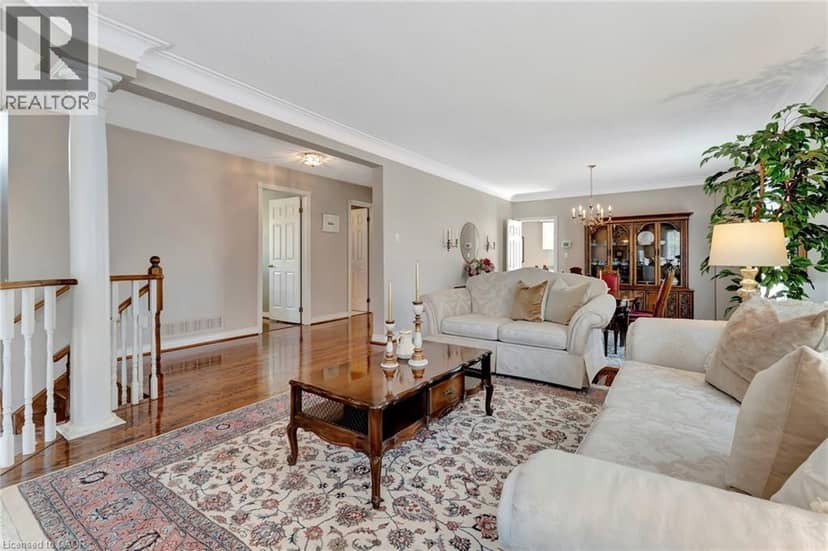 144 COVE Crescent — photo 7 of 40