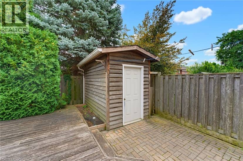144 COVE Crescent — photo 37 of 40