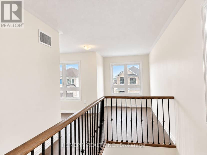 21 Phoenix Boulevard — photo 11 of 22