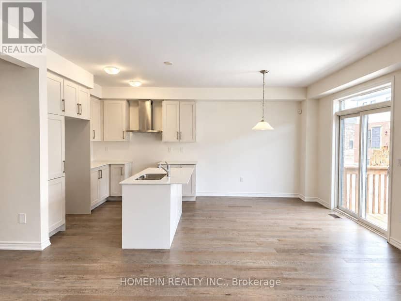 21 Phoenix Boulevard, Barrie, photo 5