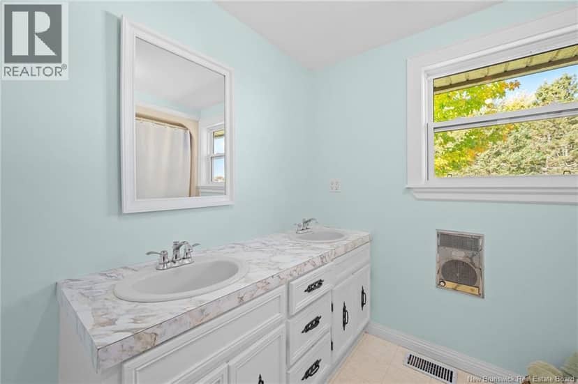 306 Saint-Joseph Road — photo 23 of 40