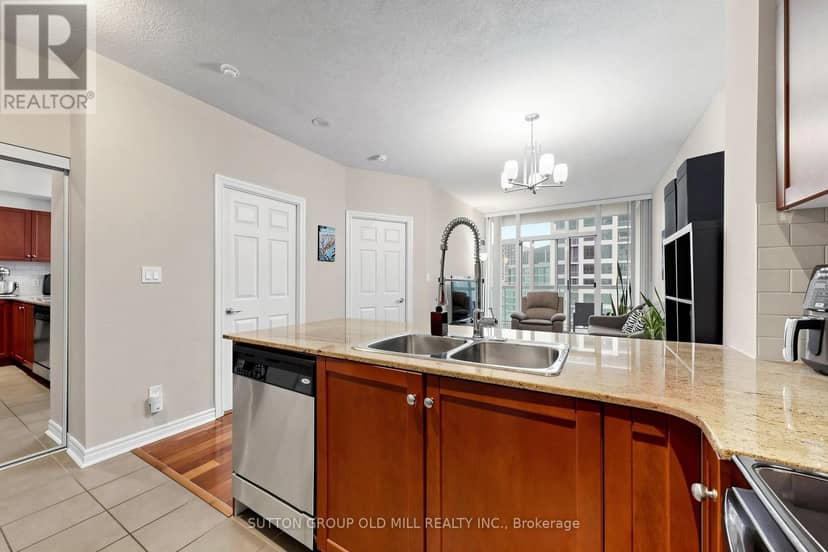 3109 - 3504 Hurontario Street — photo 12 of 32