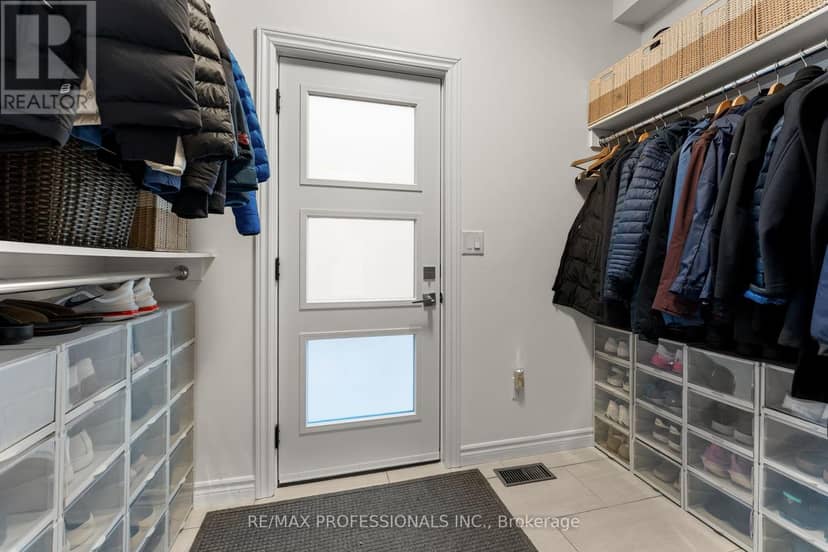 84 Humbervale Boulevard — photo 23 of 40