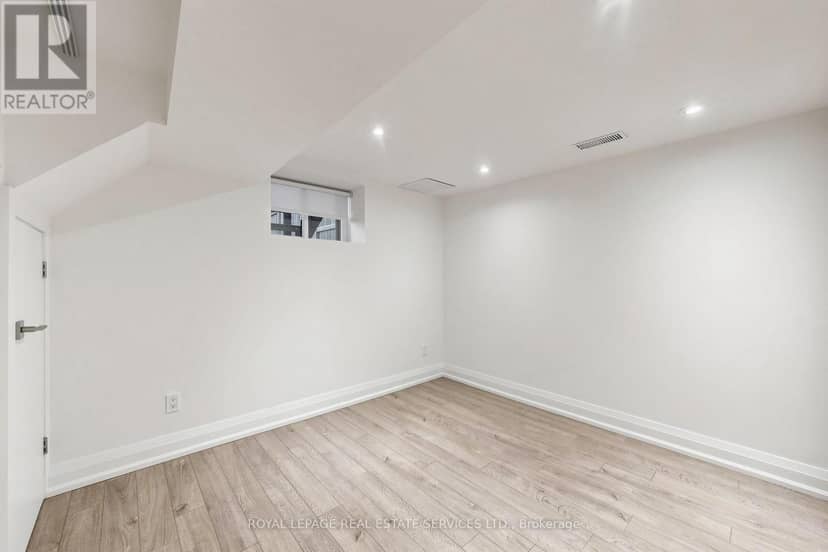 229 McRoberts Avenue — photo 20 of 30
