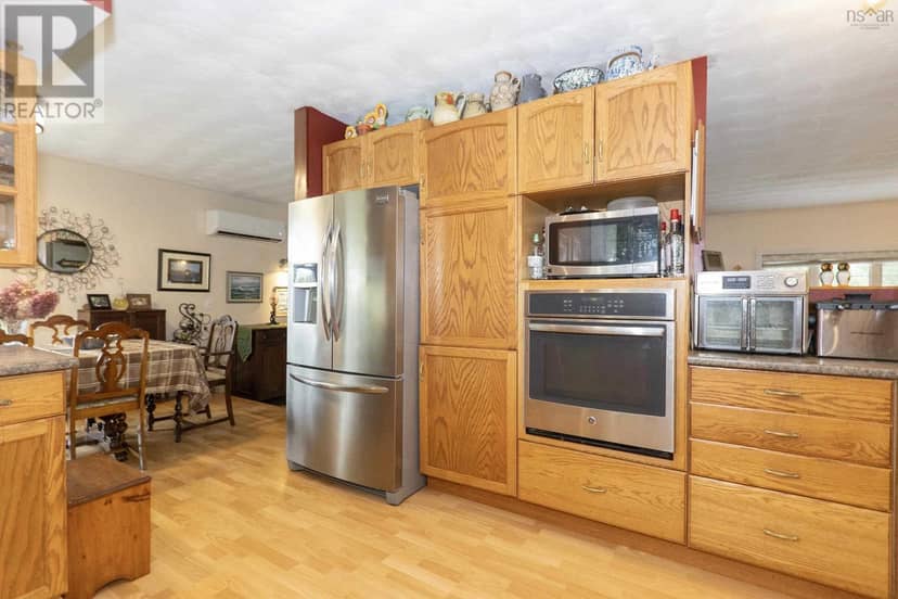 5862 Highway 6 — photo 11 of 33