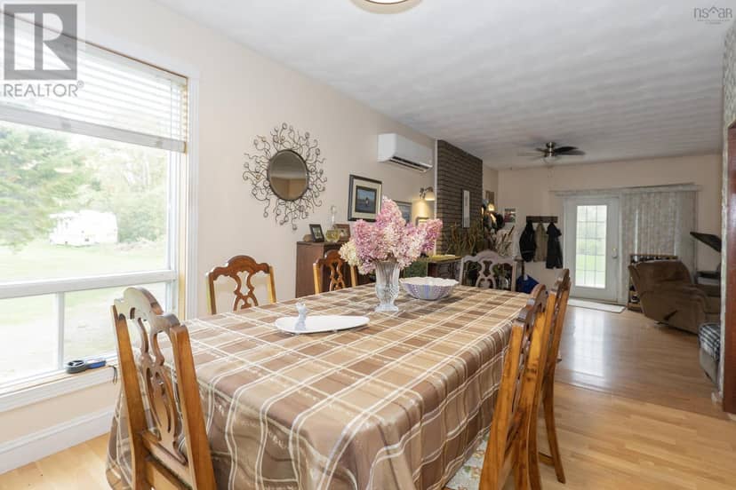 5862 Highway 6 — photo 12 of 33