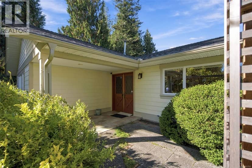 1061 Harlequin Rd — photo 16 of 40