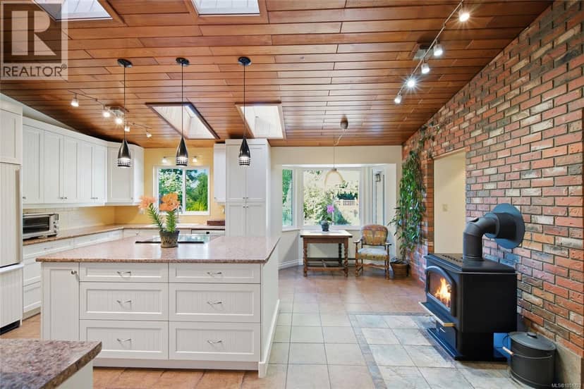 1061 Harlequin Rd — photo 20 of 40