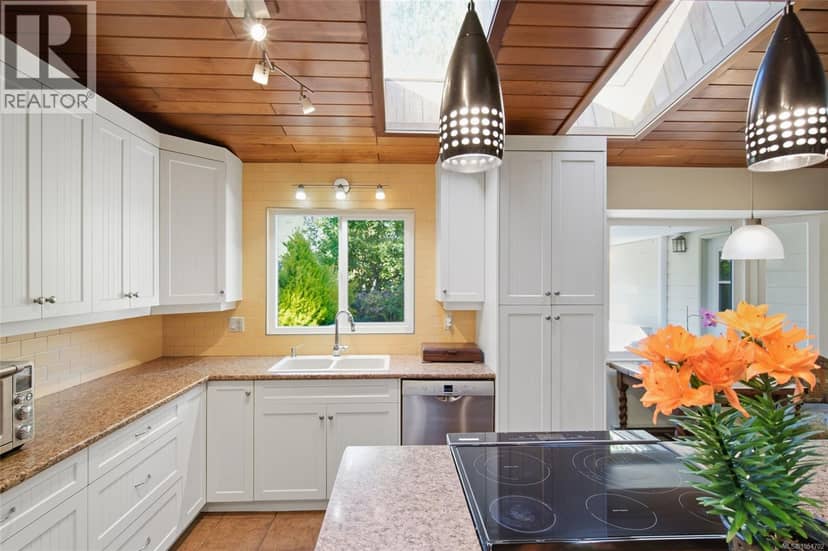 1061 Harlequin Rd — photo 22 of 40