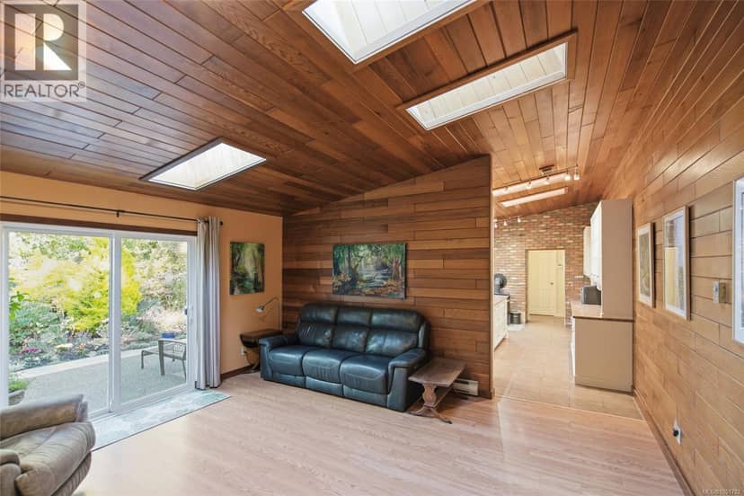 1061 Harlequin Rd — photo 24 of 40